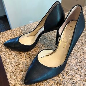 Jessica Simpson Black pumps